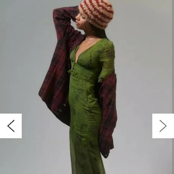 Urban Outfitters Florence Chiffon Mifi Dress - Picture 5 of 6